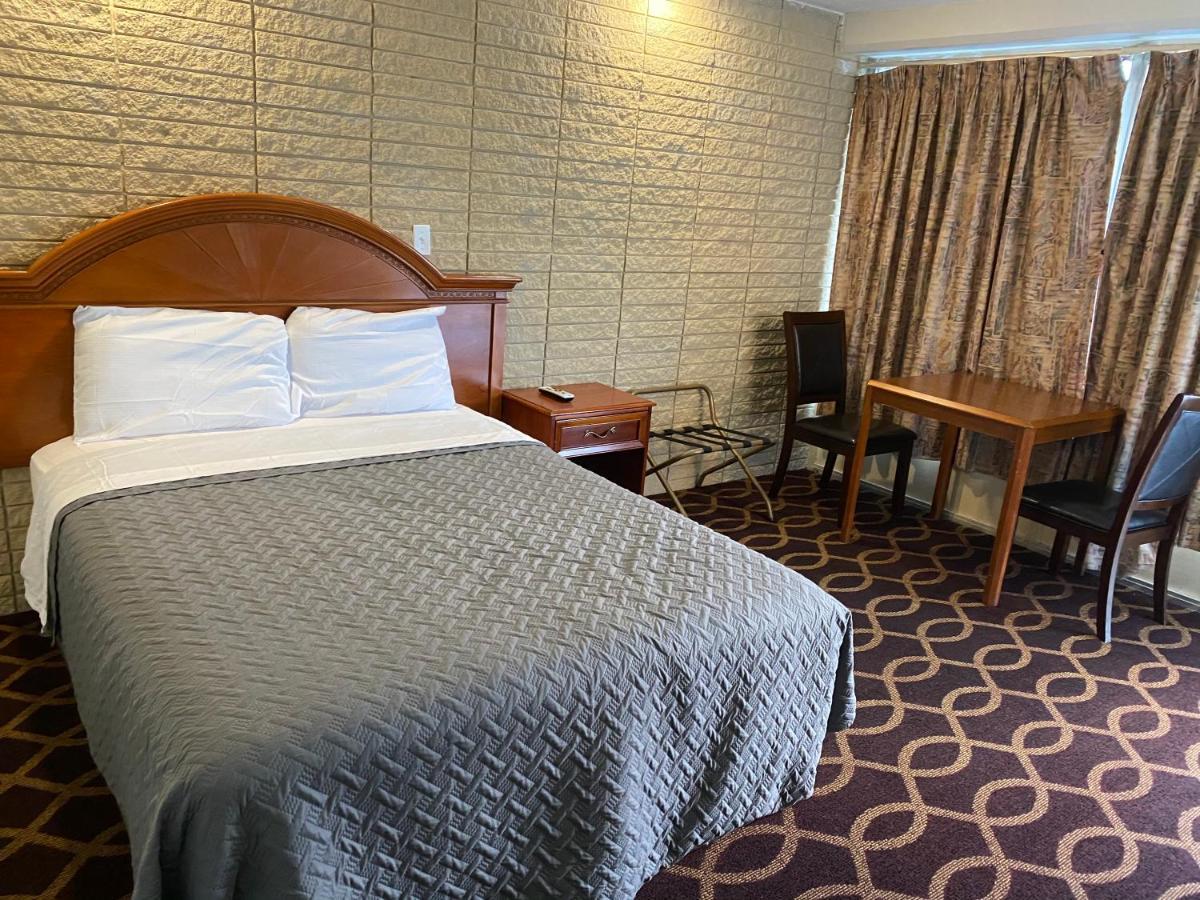 Sonrise Inn Breezewood Экстерьер фото